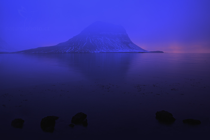 Stmívání v Kirkjufell,  Grundarfjörður, Island