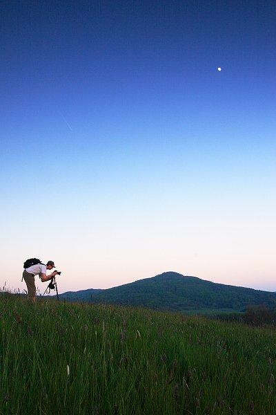 Fotograf, NP České Švýcarsko, Autor: Ondřej Prosický | NaturePhoto.cz, Model: Canon EOS-20D, Objektiv: Canon EF 17-40mm f/4 L USM, Ohnisková vzdálenost (EQ35mm): 38 mm, stativ Gitzo 3540LS + RRS BH55, Clona: 14, Doba expozice: 1.0 s, ISO: 100, Kompenzace expozice: -1/3, Blesk: Ne, Vytvořeno: 30. října 2007 17:49, Křížový vrch, České Švýcarsko (Česko)