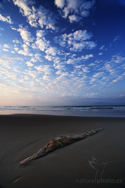 Dominical Coast, Costa Rica, Fotografie: Dominical Coast, Autor: Ondřej Prosický | NaturePhoto.cz, Model: Canon EOS 5D, Objektiv: Canon EF 17-40mm f/4 L USM, Ohnisková vzdálenost (EQ35mm): 17 mm, stativ Gitzo 3540LS + RRS BH55, Clona: 16, Doba expozice: 1/4 s, ISO: 100, Kompenzace expozice: -1/3, Blesk: Ne, Vytvořeno: 8. února 2008 14:17:10, pobřeží Pacifiku v Dominical (Kostarika)