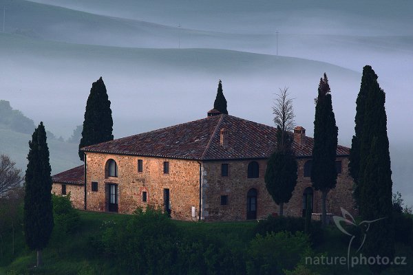 Belvedere, Tuscany, Fotografie: Belvedere, Autor: Ondřej Prosický | NaturePhoto.cz, Model: Canon EOS-1D Mark III, Objektiv: Canon EF 400mm f/5.6 L USM, Ohnisková vzdálenost (EQ35mm): 520 mm, stativ Gitzo 3540LS + RRS BH55, Clona: 14, Doba expozice: 0.8 s, ISO: 100, Kompenzace expozice: -1 1/3, Blesk: Ne, Vytvořeno: 3. května 2008 6:01:07, San Quírico d´Orcia, Toskánsko (Itálie) 