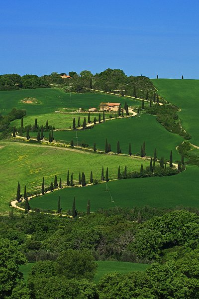 Road at Foce, Tuscany, Road at Foce, Autor: Ondřej Prosický | NaturePhoto.cz, Model: Canon EOS-1D Mark III, Objektiv: Canon EF 17-40mm f/4 L USM, Ohnisková vzdálenost (EQ35mm): 130 mm, stativ Gitzo 3540LS + RRS BH55, Clona: 16, Doba expozice: 1/50 s, ISO: 100, Kompenzace expozice: -2/3, Blesk: Ne, Vytvořeno: 4. května 2008 10:13:08, Foce, Toskánsko (Itálie)