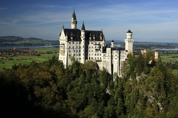 Zámek Neuschwanstein, Autor: Ondřej Prosický | NaturePhoto.cz, Model: Canon EOS 5D Mark II, Objektiv: Canon EF 17-40mm f/4 L USM, Ohnisková vzdálenost (EQ35mm): 35 mm, stativ Gitzo, Clona: 10, Doba expozice: 1/125 s, ISO: 100, Kompenzace expozice: -2/3, Blesk: Ne, Vytvořeno: 24. září 2011 8:48:42, Schloss Neuschwanstein (Německo)