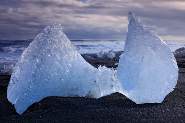 Kusy odlomeného ledovce, Jökulsárlón Glacier Lagoon (Island) , Autor: Ondřej Prosický NaturePhoto.cz, Model: Canon EOS 5D Mark II, Objektiv: Canon EF 24-70mm f/4 L IS USM, PL filtr Hoya, filtr LEE ND 0.6 Soft, Ohnisková vzdálenost: 45.00 mm, Clona: 8.0, Doba expozice: 1/80 s, ISO: 100, Kompenzace expozice: +1/3, Blesk: Ne, Vytvořeno: 29. března 2013 16:16:34, Jökulsárlón Glacier Lagoon (Island) 