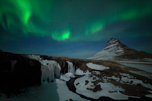 Polární záře, Kirkjufell, Grundarfjörður, Island, Autor: Ondřej Prosický | NaturePhoto.cz, Model: Canon EOS 5D Mark II, Objektiv: Samyang 14mm f/2.8 ED AS IF UMC, Ohnisková vzdálenost (EQ35mm): 14 mm, stativ Gitzo, Clona: 0.0, Doba expozice: 2.0 s, ISO: 2500, Kompenzace expozice: 0, Blesk: Ne, Vytvořeno: 24. března 2013 1:08:03, Kirkjufell, Grundarfjörður (Island) 