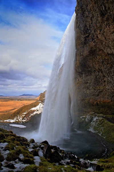 Vodopád Seljalandsfoss, Island, Autor: Ondřej Prosický NaturePhoto.cz, Model: Canon EOS 5D Mark II, Objektiv: Canon EF 24-70mm f/4 L IS USM, PL filtr Hoya, filtr LEE ND 0.9 Soft, Ohnisková vzdálenost: 24.00 mm, tři složené fotografie (-3, -1, +1 EV), ISO: 100, Blesk: Ne, Vytvořeno: 27. března 2013 13:03:19, Seljalandsfoss (Island) 